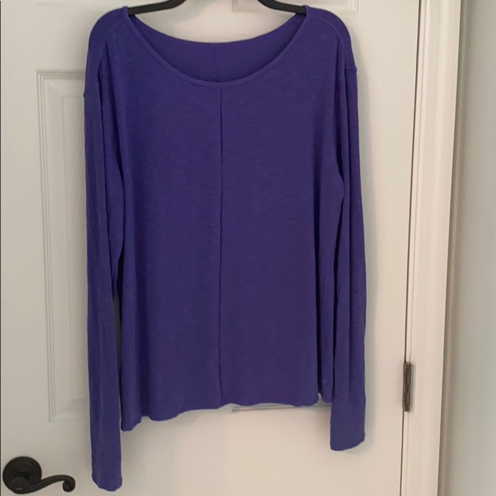 Lululemon yoga shirt. Size 12